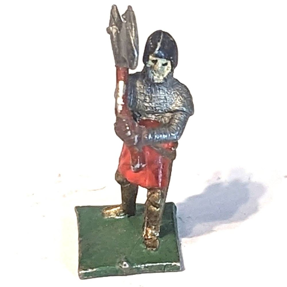Minifigs Medieval Crecy Period HYC 2 Armoured Infantryman (Axe) 25mm Miniature